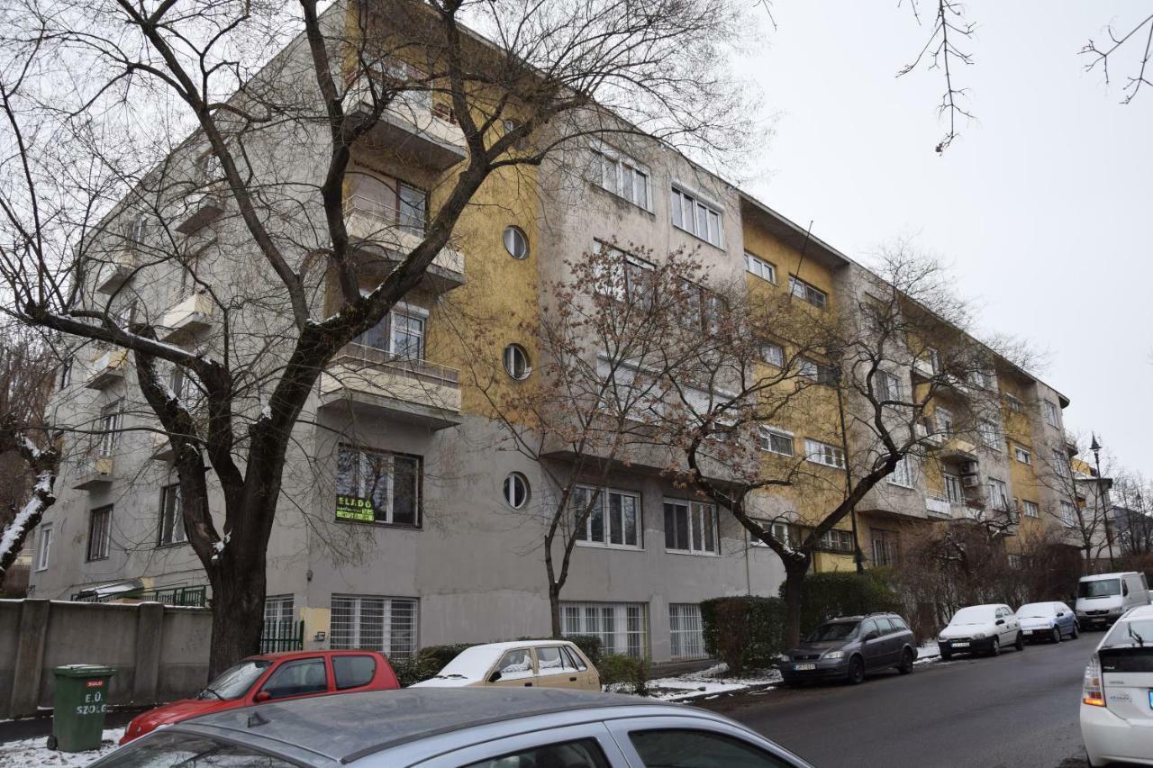 Bleak House - Bauhaus Home In Greener Budapest Luaran gambar